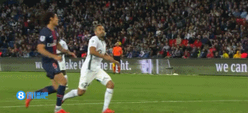 麦卡前女友：被麦卡甩掉后一个月，他和我朋友好了还带着我的狗（麦卡前女友爆料：分手仅一个月，他就和我朋友在一起还把我的狗带走）