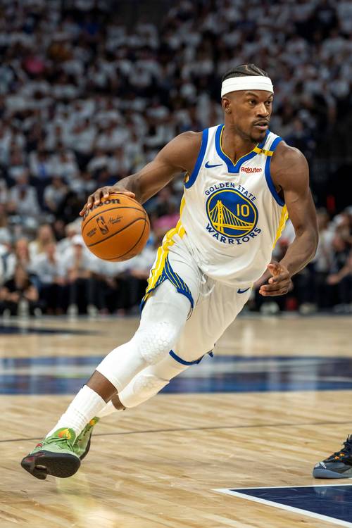 苗原：徐新是云南补强中场头号目标，谈判接近结束，进度80%（苗原：云南引援锁定徐新为中场首选，谈判进入尾声，完成度约80%）